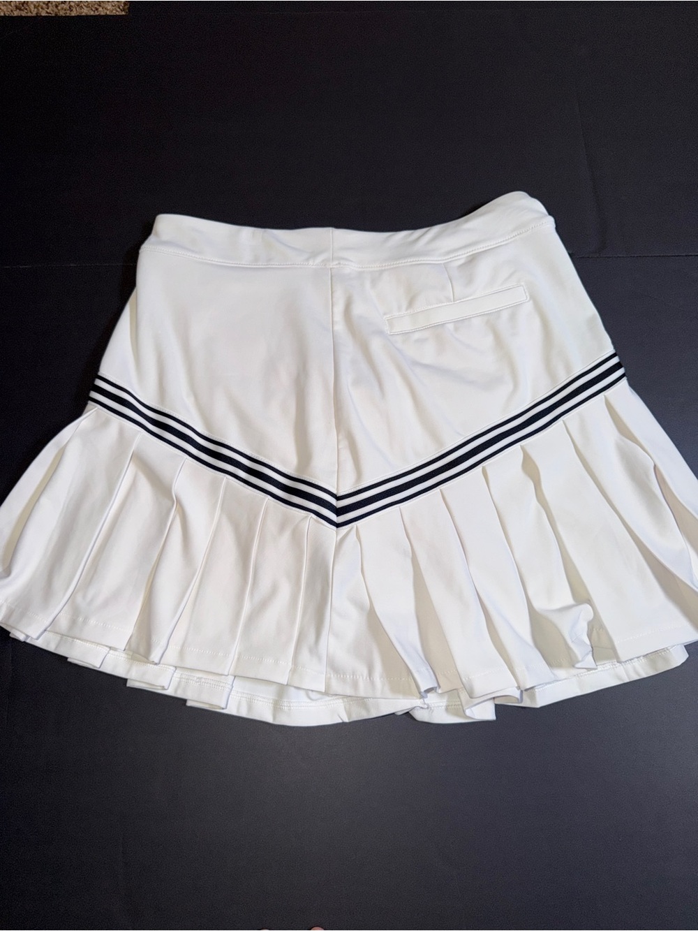 Walter Hagen White Tennis Skort with Black Stripe Detail